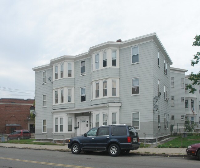 169 Lawrence St in Lawrence, MA - Foto de edificio - Building Photo