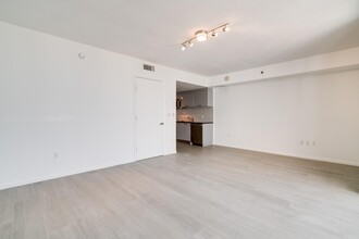 50 Biscayne Blvd, Unit 5003 in Miami, FL - Building Photo - Building Photo
