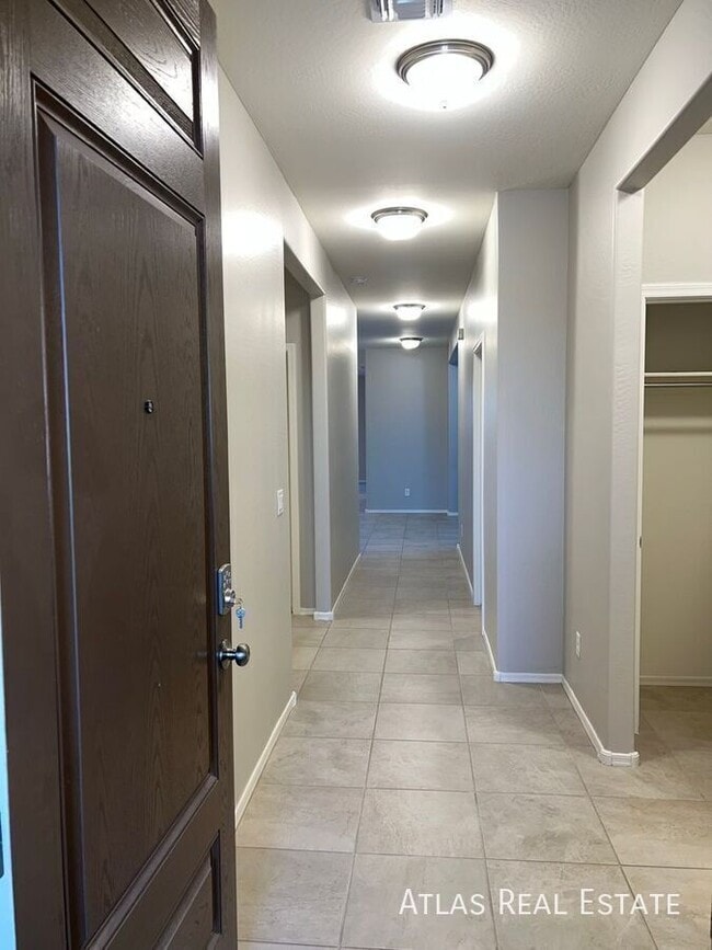 18660 W Robin Ln in Surprise, AZ - Building Photo - Building Photo