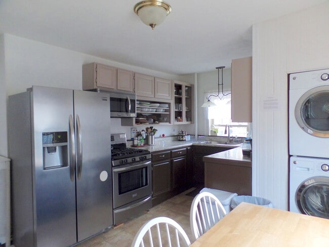 34 Capen St, Unit 2 in Medford, MA - Building Photo - Building Photo