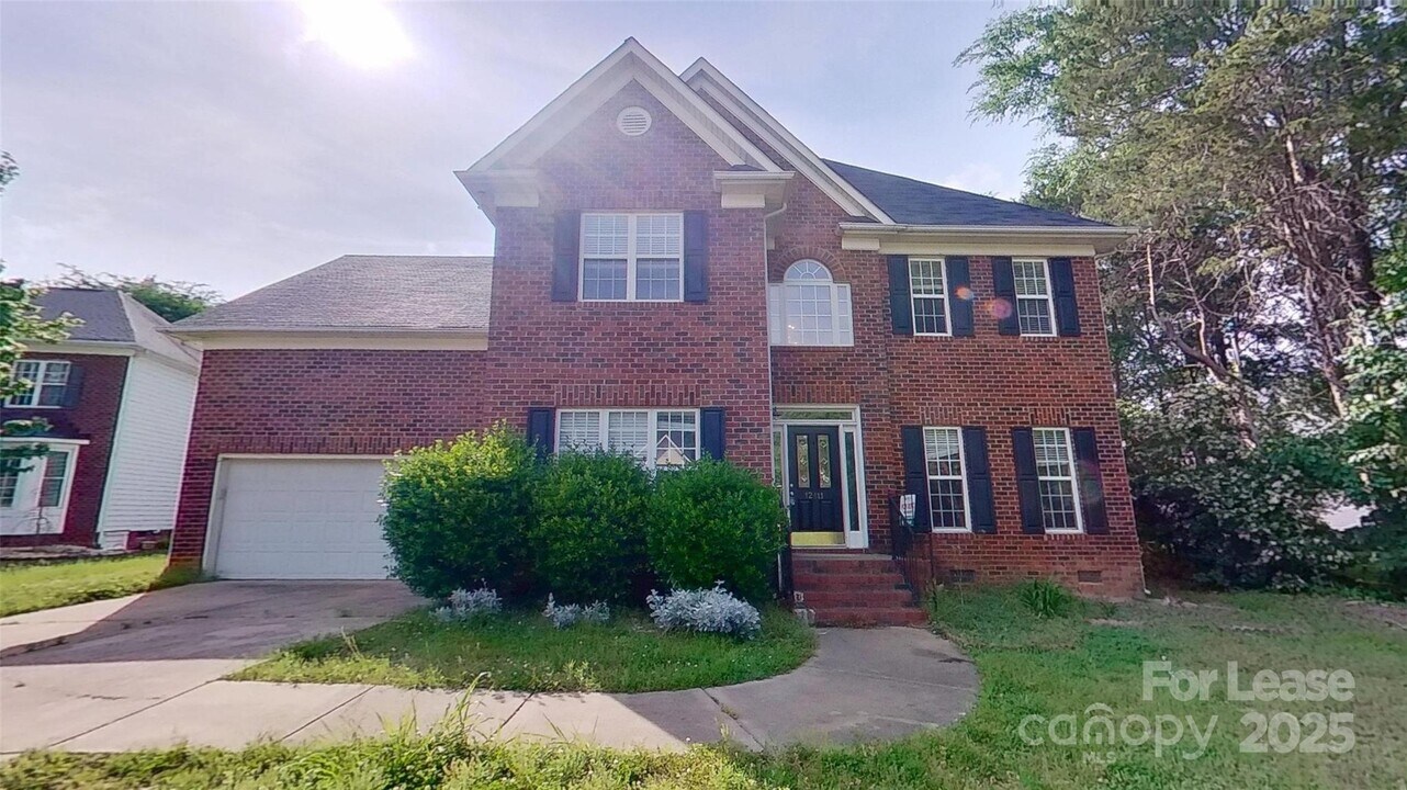 12111 Carolina Oak Cir in Charlotte, NC - Building Photo
