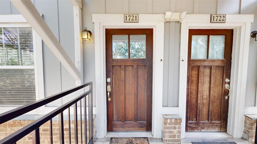 1725 Harvey Mitchell Pkwy S, Unit 1721 in College Station, TX - Building Photo