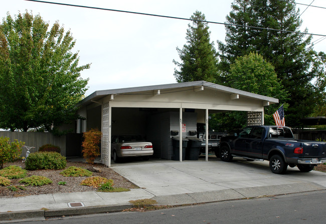 981 Butte Ct in Santa Rosa, CA - Building Photo - Building Photo