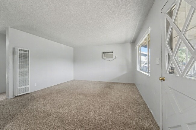 197 Woodbridge Ave in Yuba City, CA - Building Photo - Building Photo