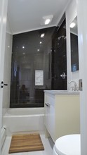 167 Beach 90th St in Rockaway Beach, NY - Foto de edificio - Interior Photo