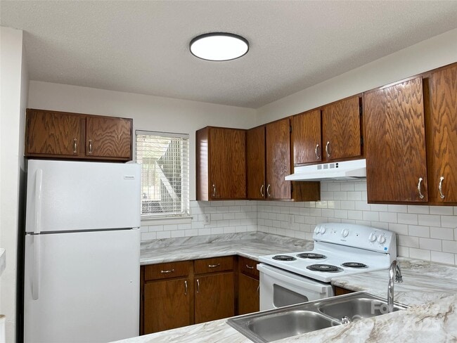 property at 1675 Eagles Pl