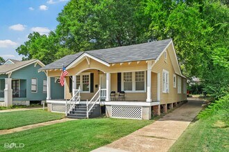 130 E Dalzell St in Shreveport, LA - Building Photo - Building Photo