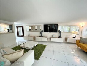 4430 Sea Grape Dr in Lauderdale-by-the-Sea, FL - Building Photo - Building Photo