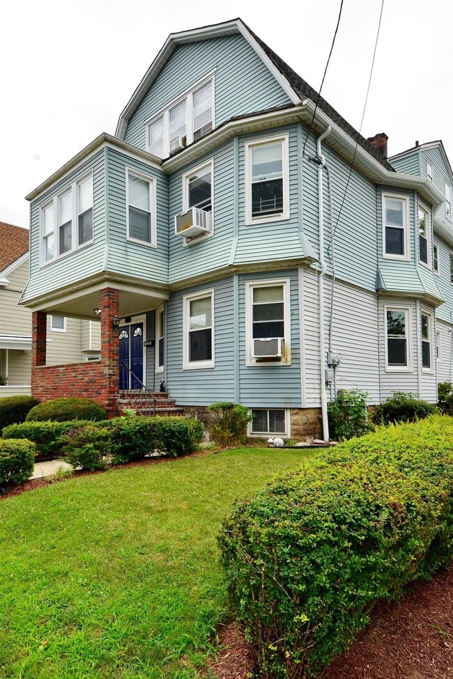 70 Bennett Ave in Kearny, NJ - Building Photo - Building Photo