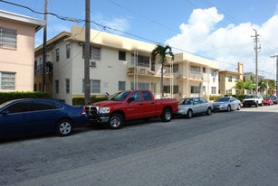 6920 Byron Ave in Miami Beach, FL - Building Photo