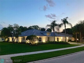 2830 Sabalwood Ct in Delray Beach, FL - Foto de edificio - Building Photo
