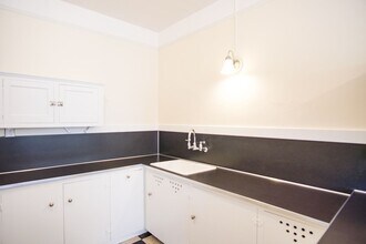 2356 NW Irving St in Portland, OR - Building Photo - Building Photo