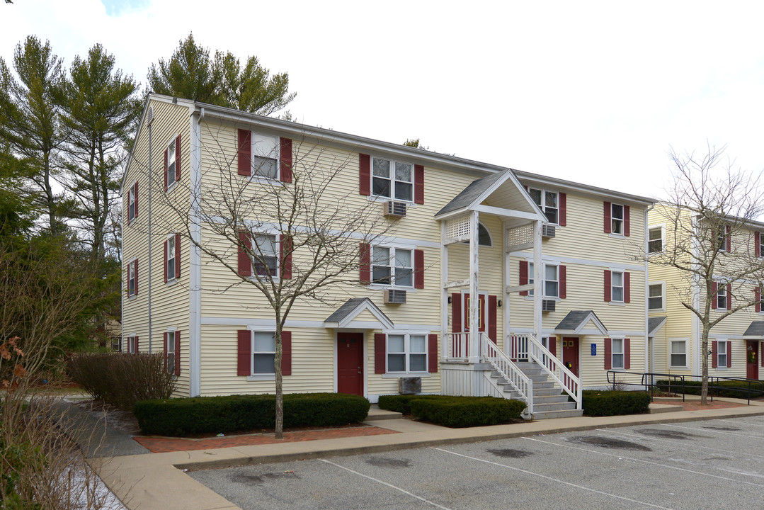 Cranberry Manor in West Wareham, MA - Foto de edificio