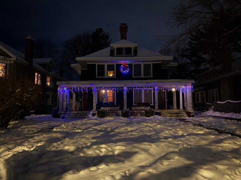 104 Manning Blvd in Albany, NY - Foto de edificio