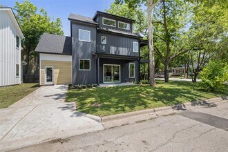 1800 Singleton Ave in Austin, TX - Building Photo - Building Photo