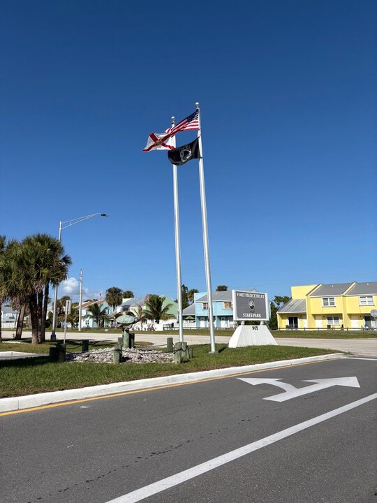 914 Shorewinds Dr in Fort Pierce, FL - Building Photo