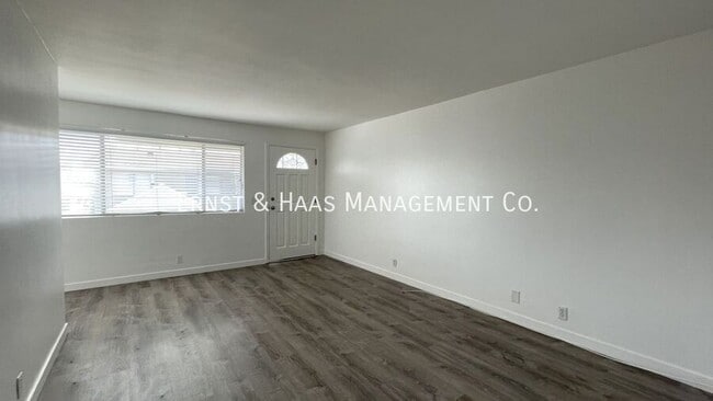 2120 San Anseline Ave in Long Beach, CA - Building Photo - Building Photo