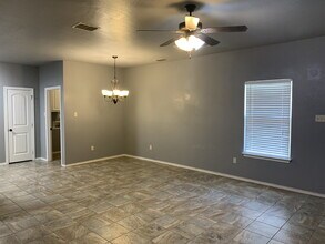 9802 SE Dr Wb in Lubbock, TX - Building Photo - Building Photo