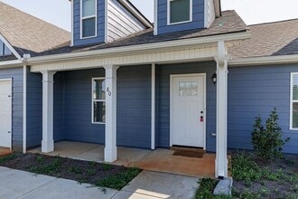 80 Creek Haven Dr in Winterville, GA - Foto de edificio - Building Photo