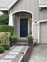 429 Oak Leaf St in Newberg, OR - Foto de edificio - Building Photo
