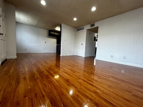 712 Porter St-Unit -103 in Glendale, CA - Building Photo - Building Photo