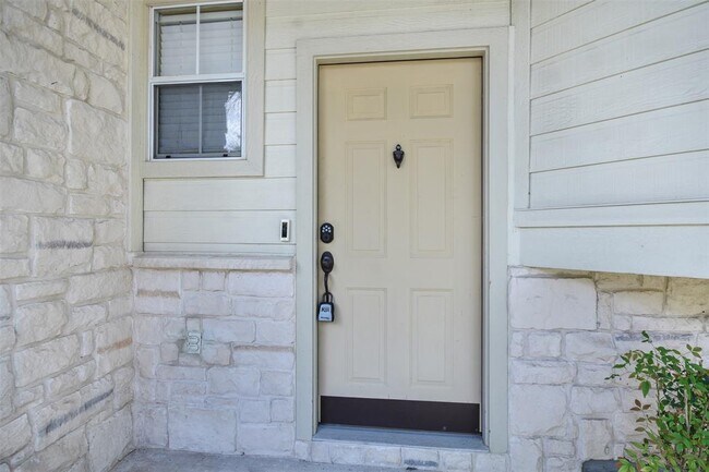 8518 Cahill Dr in Austin, TX - Foto de edificio - Building Photo