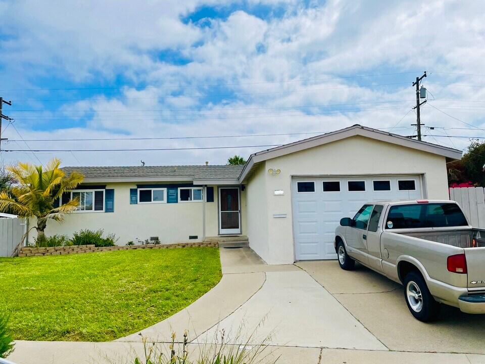 5051 Ovid place in San Diego, CA - Building Photo