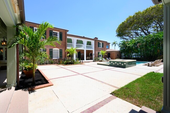 1125 N Flagler Dr in West Palm Beach, FL - Building Photo - Building Photo