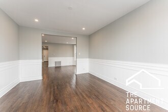 1923 N Pulaski Rd, Unit 2 in Chicago, IL - Foto de edificio - Building Photo