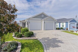 6230 Dingman Wy in the Villages, FL - Building Photo