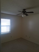 3766 NW Huntsboro St, Unit 101 in Lake City, FL - Building Photo - Building Photo