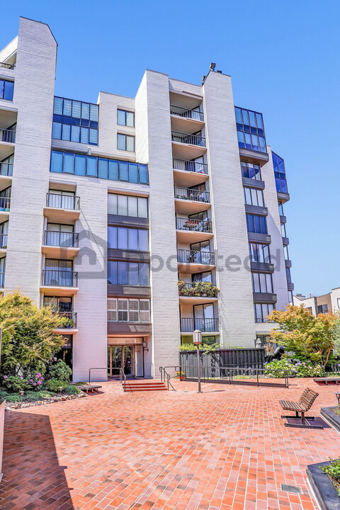 150 Lombard St, Unit 506 in San Francisco, CA - Building Photo