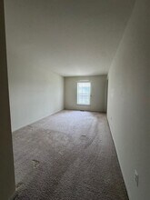 8471 Towne Center Cir in Warren, MI - Building Photo - Building Photo