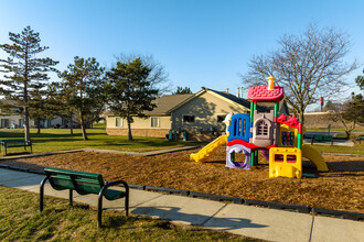 Meadow Lane in Roseville, MI - Building Photo - Building Photo