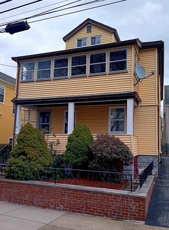 38 Glencoe St, Unit #1