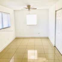 1025 SE 15th St in Fort Lauderdale, FL - Building Photo