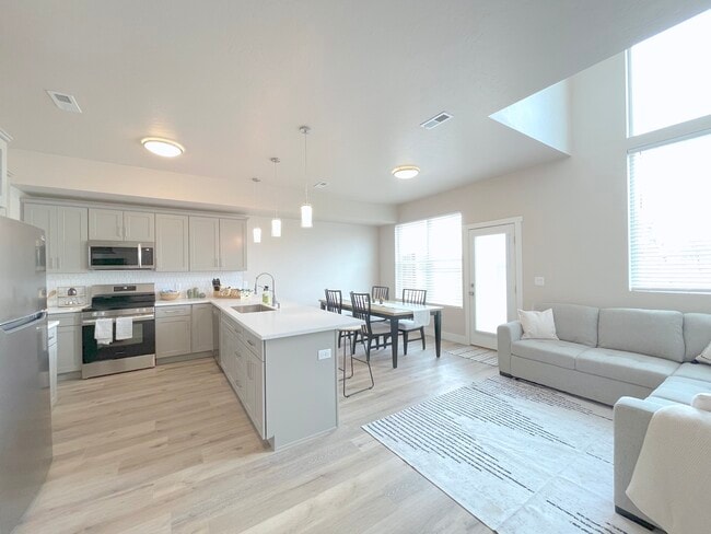 Pomona Park Townhomes in Grand Junction, CO - Foto de edificio - Building Photo