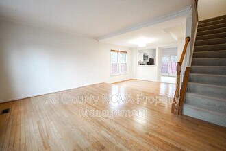 6150 Glen Eagles Ct in Falls Church, VA - Building Photo - Building Photo