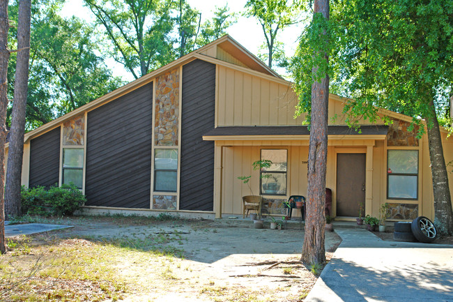 7914 Deborah Dr in Pensacola, FL - Building Photo - Building Photo