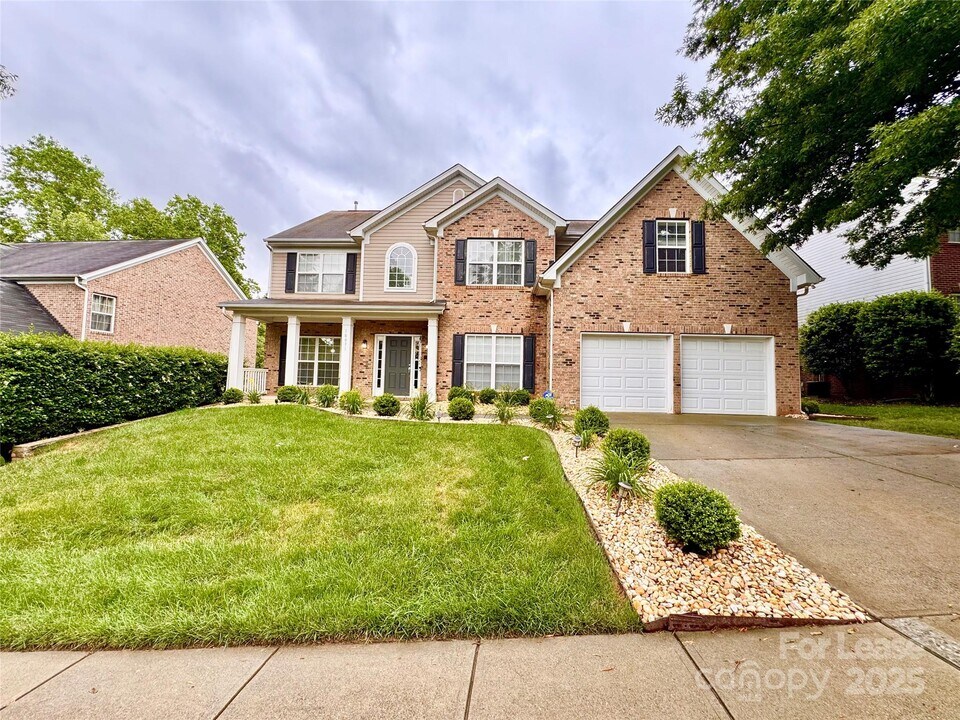 10031 Glenburn Ln in Charlotte, NC - Building Photo