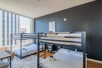 44 W Monroe St in Phoenix, AZ - Building Photo - Building Photo