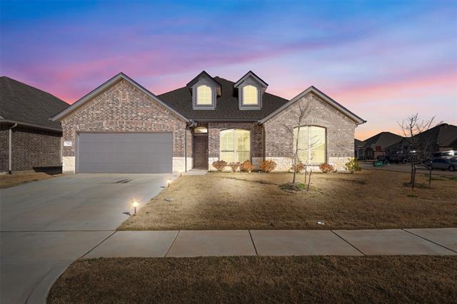 104 Colonial Dr in Joshua, TX - Building Photo - Building Photo