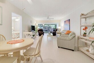 2 Westwood Ave in Jupiter, FL - Building Photo - Building Photo