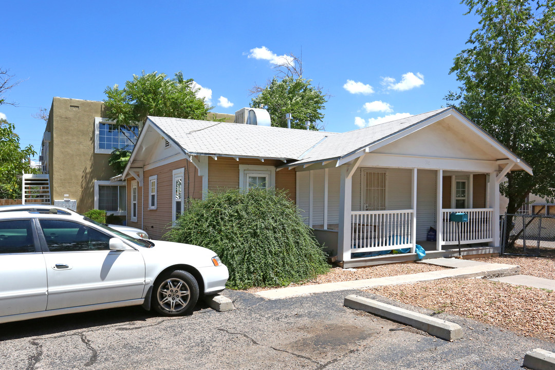 310 Vassar Dr SE in Albuquerque, NM - Building Photo