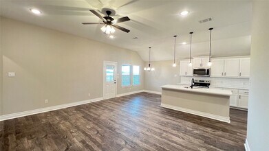 6110 Coles Ln in Greenville, TX - Building Photo - Building Photo