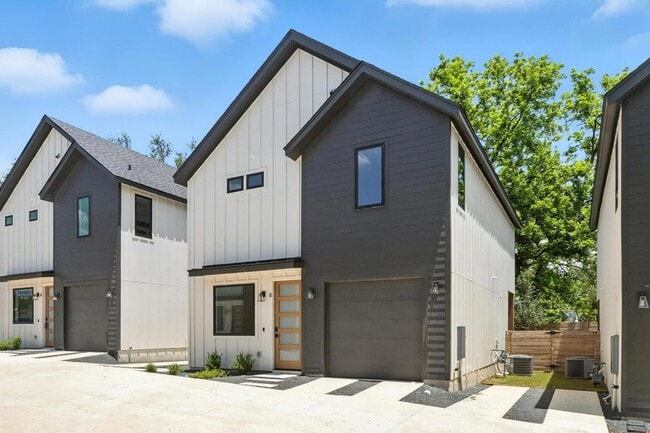 3001 E 51st St, Unit 6301 in Austin, TX - Building Photo - Building Photo
