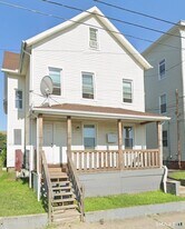 219 Helen St in Bridgeport, CT - Building Photo