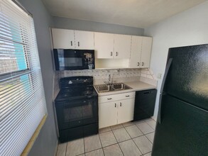 830 26th Ave E in New Smyrna Beach, FL - Building Photo - Building Photo