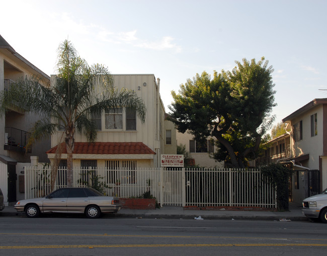 1129-1131 E 3rd St in Long Beach, CA - Building Photo - Building Photo