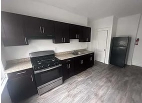 49 Fabyan Pl, Unit 3R in Newark, NJ - Building Photo